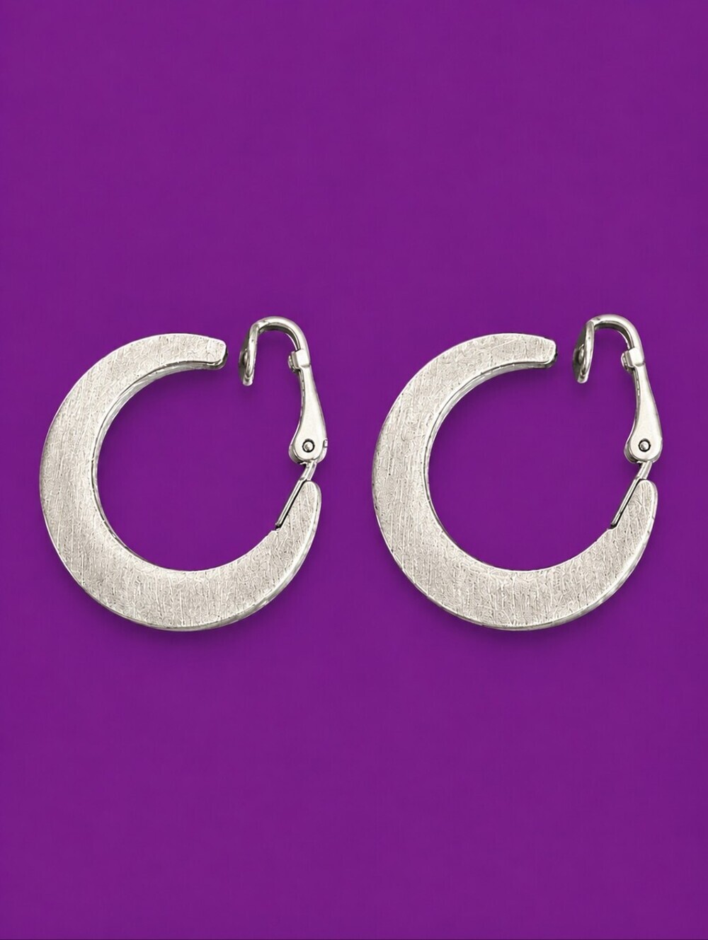 VTG AVON Atomic Modernist Brushed Silvertone Hoop Clip-on Earrings